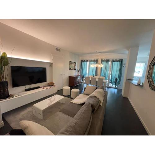 Elegant relax suite near Veron center fair lake Garda