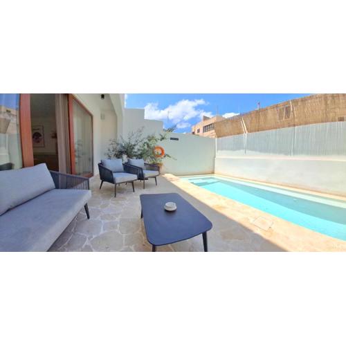 Elegant Retreat with Private Pool & Parking