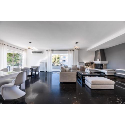 Elegant & Roomy 3-Bedroom Apartment in the Heart of Glyfada