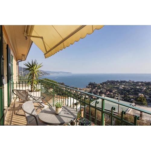 Elegant sea view apartment by Wonderful Italy