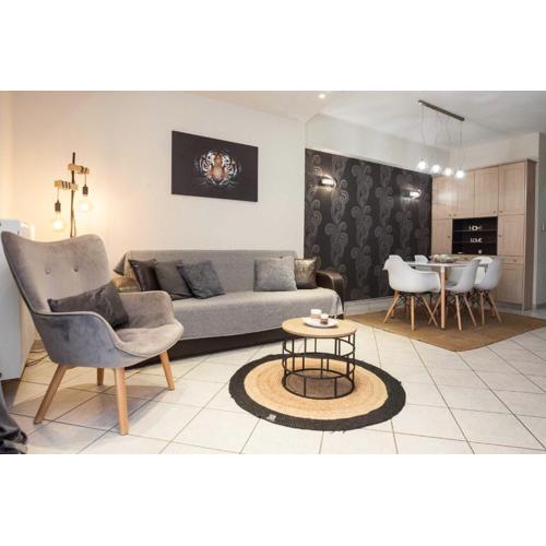 Elegant Spacious 2Bd Apt with Balcony in Petralona
