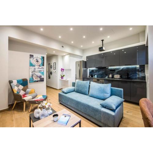 Elegant, Spacious and hitech apt at Koukaki