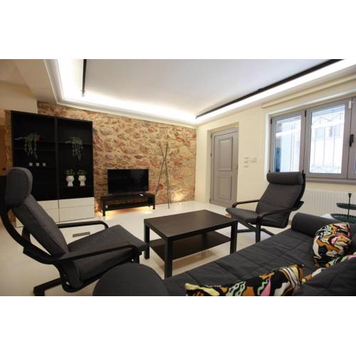 Elegant studio at the Acropolis hills