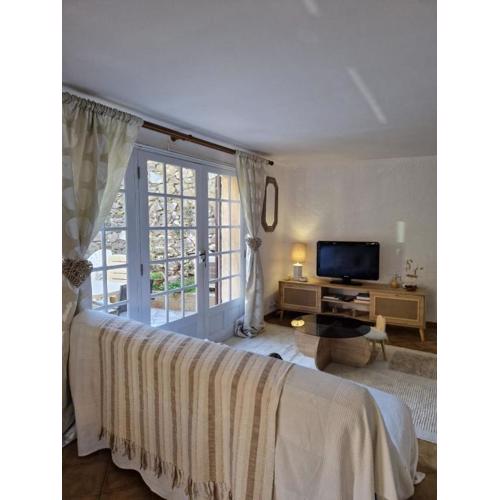 Elegant Studio Close to the Sea