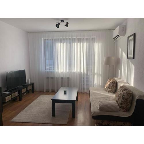 Elegant Two Bedroom Apartment - Top Location