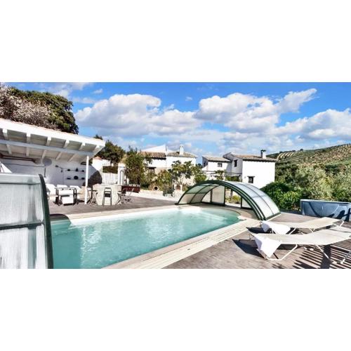 Elegant Villa in Granada with Pool and Garden