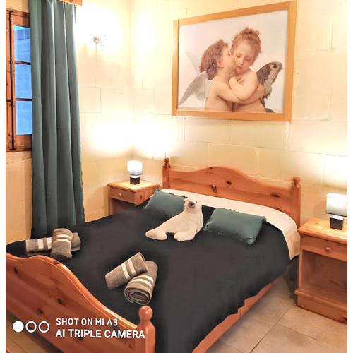Elegant Villa in Iż-Żebbuġ + Pool