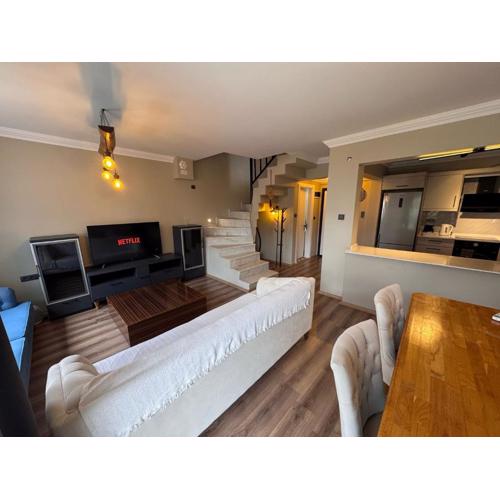 Elegant Villa in Kuşadası 5 Min Walk to Sea & Center