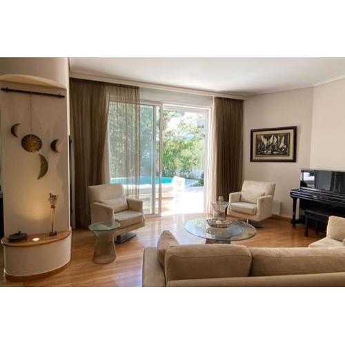 Elegant, villa with pool in Athens Riviera