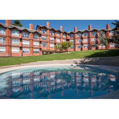 elegante apartamento con parking y gym en urbanización de Lujo en Aravaca