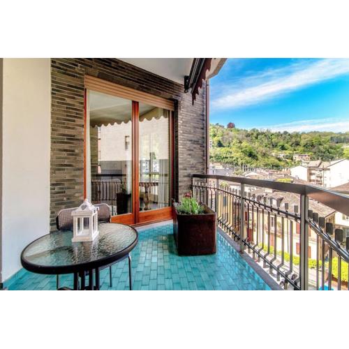 Elegante casa con Garage AC WiFi balcony