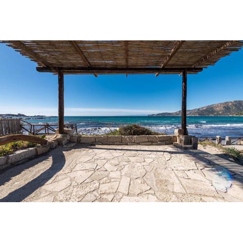 Elegante Villa WI-FI GRATIS con terrazza sul mare quasi a toccare l\