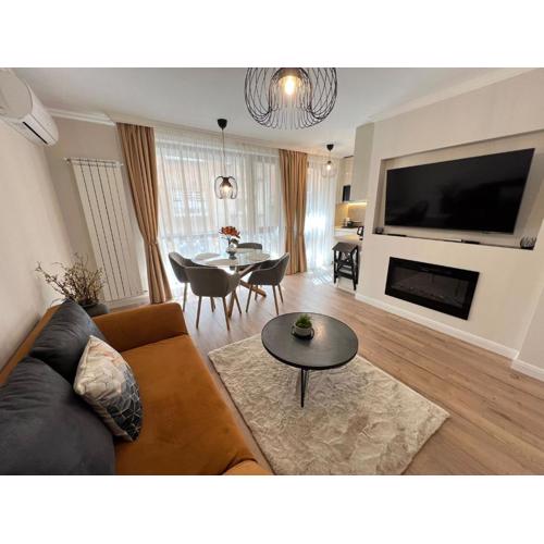 Elements Stylish Central 1BDR w High Speed WiFi and Work Space