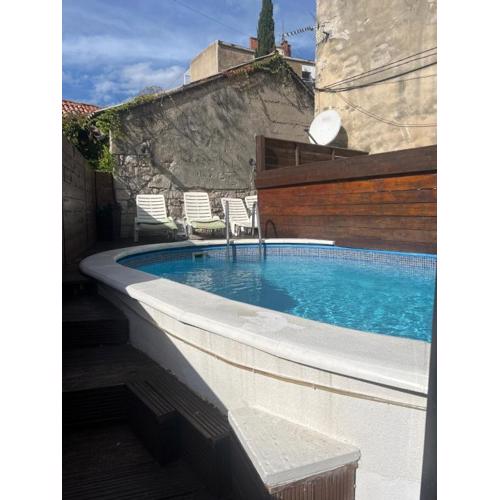 Elena Rooms Split