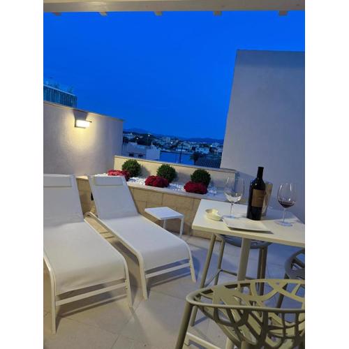 Eleven Rooms & Apartments