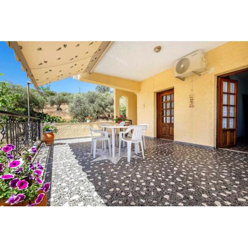 Elia Apartment Potos