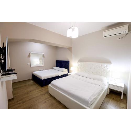 Elior Apartment