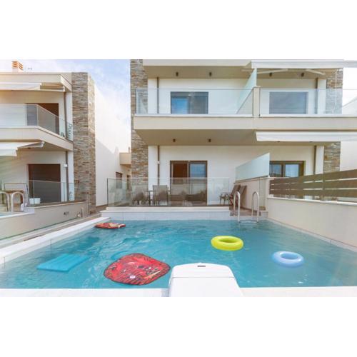 Elko luxury maisonette - Private Pool - sleeps 8