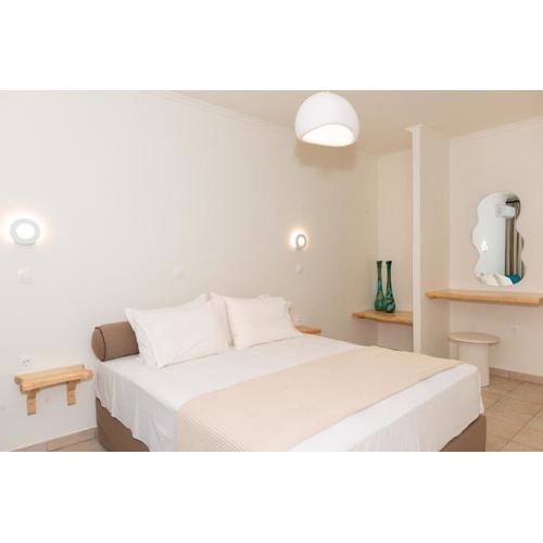 Ellinas Hotel