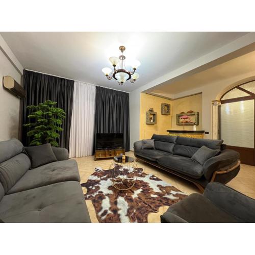 Elly Apartment