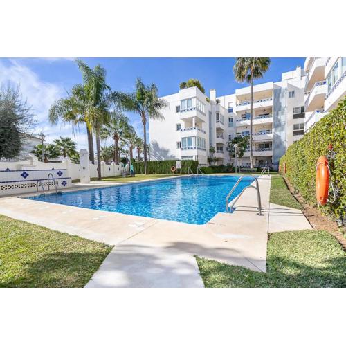 Elviria pool and beach