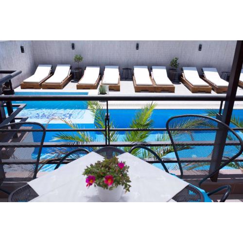 Ema Hotel