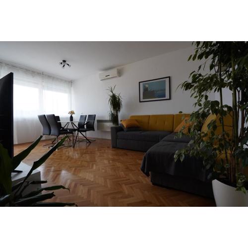 Ema&Nola home