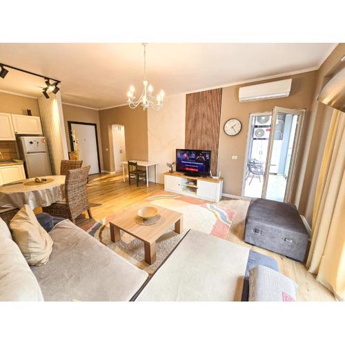 Emerald Luxury 1BD Apartment