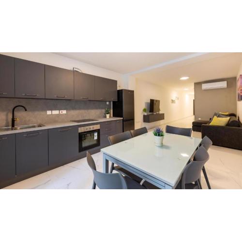 Emerald Suite
