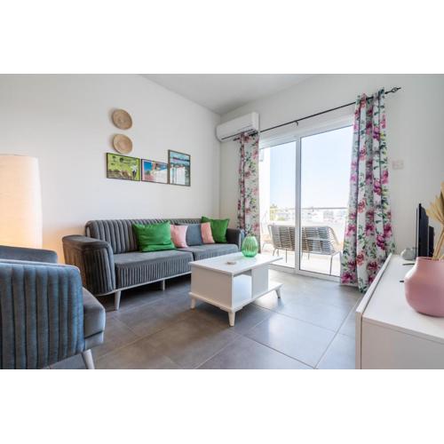 Emerald’s 2-Bedroom Apartment in Larnaca