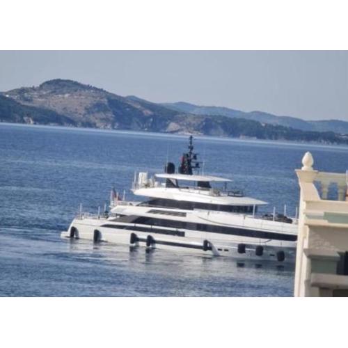 Emyli apartaments bay saranda