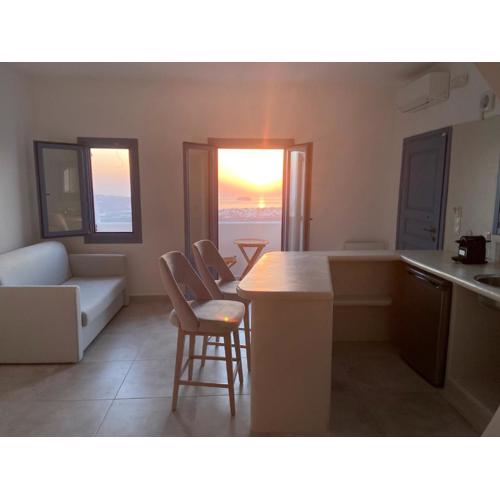 ENA suites Santorini
