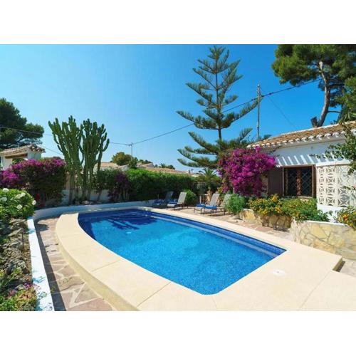 Encantadora villa en Javea con piscina privada y aire acondicionado, cerca de la playa - ES-160-18