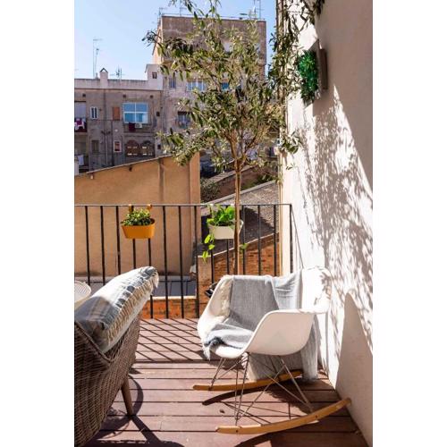 Enchanting 2 BR flat with terrace near Plaça Espanya