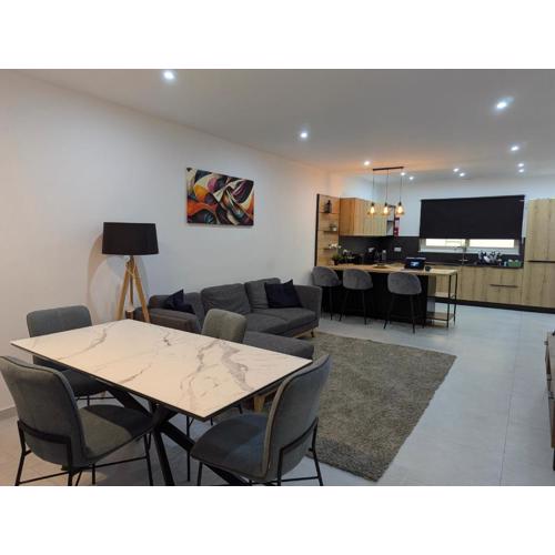 Endor Ground Floor Apartment with backyard and garage in Gozo