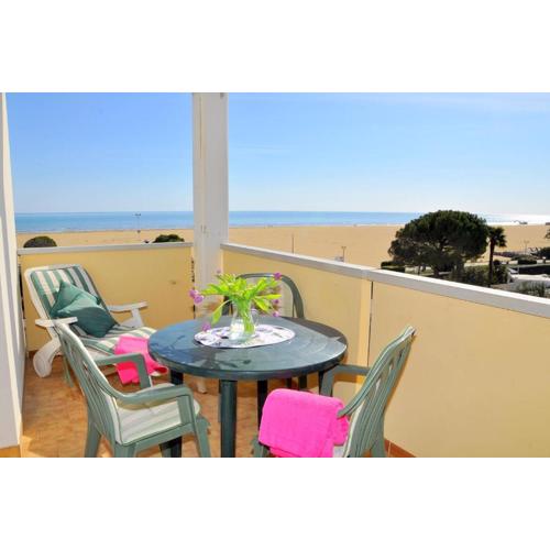 Enjoy a charming sea view studio apartment