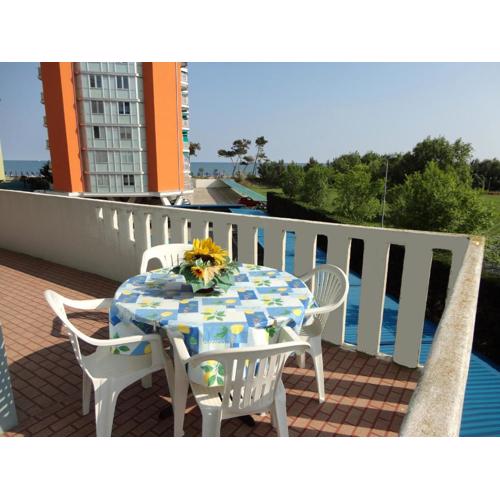 Enjoy a cozy apartment with large terrace