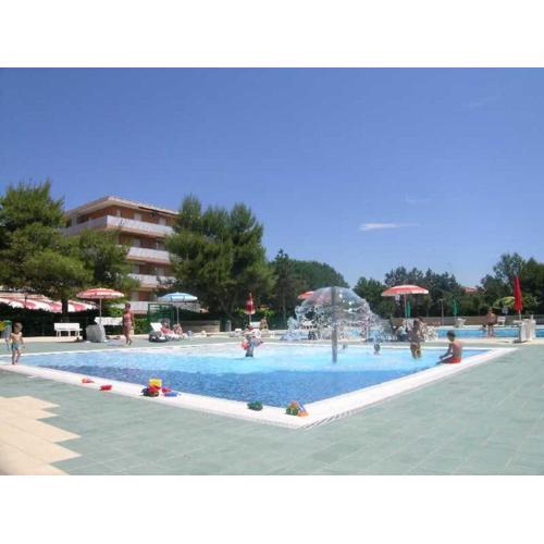 Enjoy a lovely flat with pool - Beahost