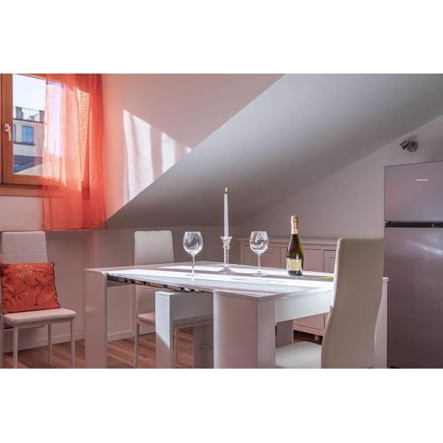 enJoy Home - Mansarda Piccolo Tesoro in centro città