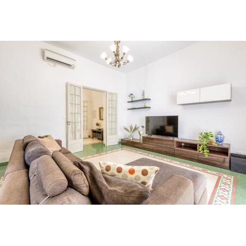 Enormous luxury 3-storey townhouse, rooftop EGAS1-1