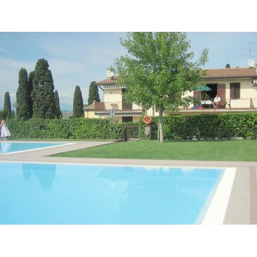 Enticing Holiday home in Lazise with Swimming Pool