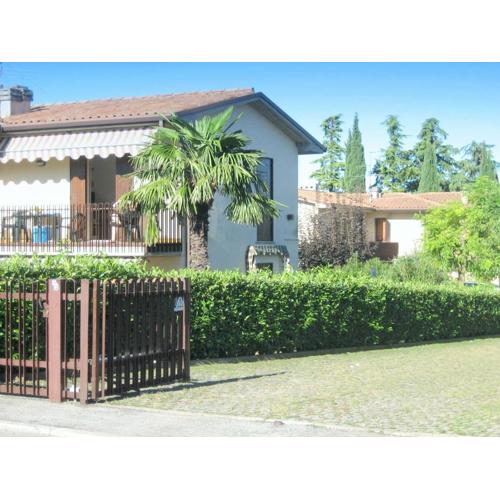 Enticing Holiday home with Pool