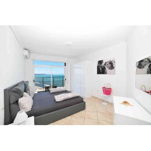Entire beachfront apartment ALAIN