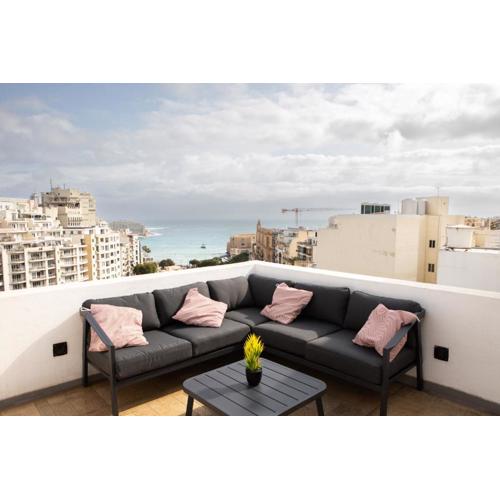 Entire Luxury Sliema Townhouse Steps from Beach