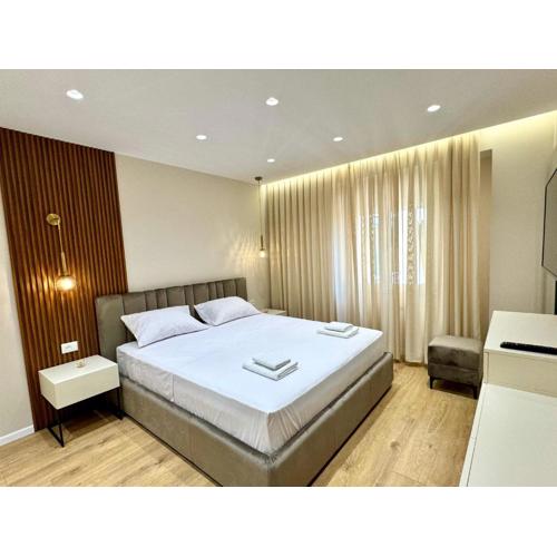 E&R Apartments at Myslym Shyri