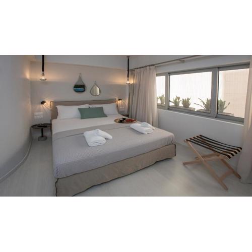 Ermou Stylish Suites by GHH