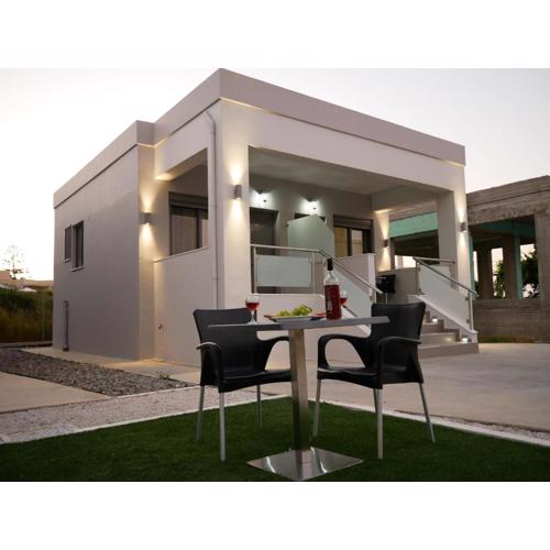 Erotokritos Studios near the beach