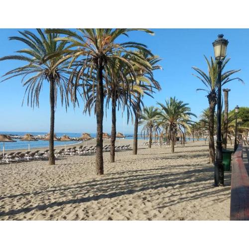 Escapada perfecta en Marbella terraza, piscina parking y sol