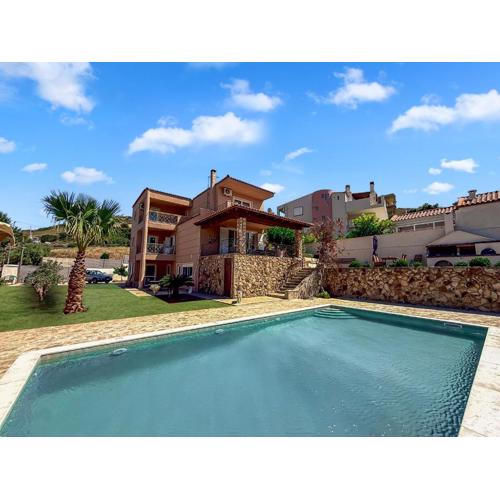 Escape pool villa in Anavissos