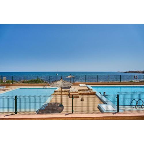 Espanhouse Martina First line sea view apartment with pool